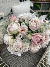 Load image into Gallery viewer, Zinc trough and dry touch flower display (FREE P&amp;P)
