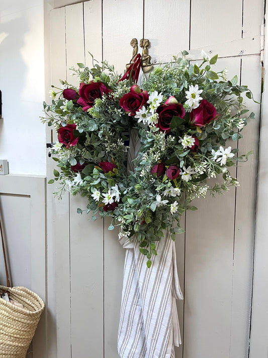 “HARRIET” daisy heart faux wreath